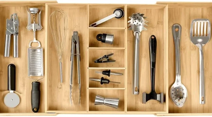 How to Use Drawer Dividers to Keep Kitchen Utensils Neatly Arranged and Accessible